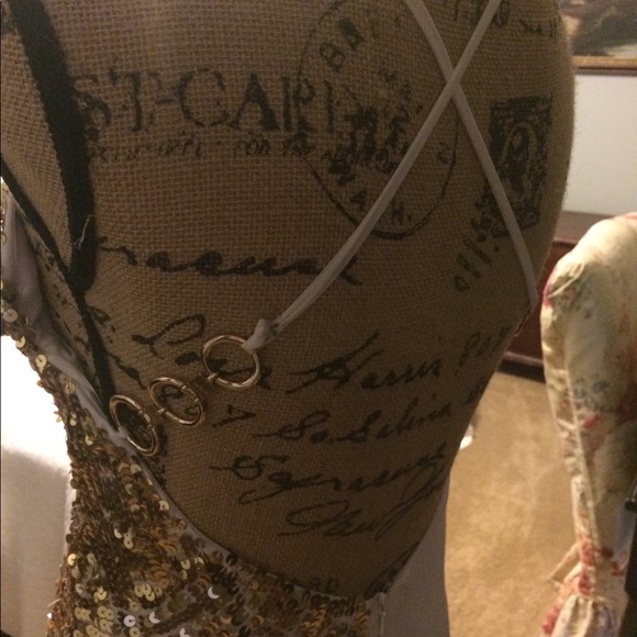 Formal Dress size 8 - Picture 2 of 3